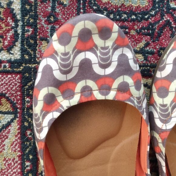 THANDO'S Orange, Green & White Squiggle Cotton Foldable Ballerina Flats 9 - Picture 3 of 13